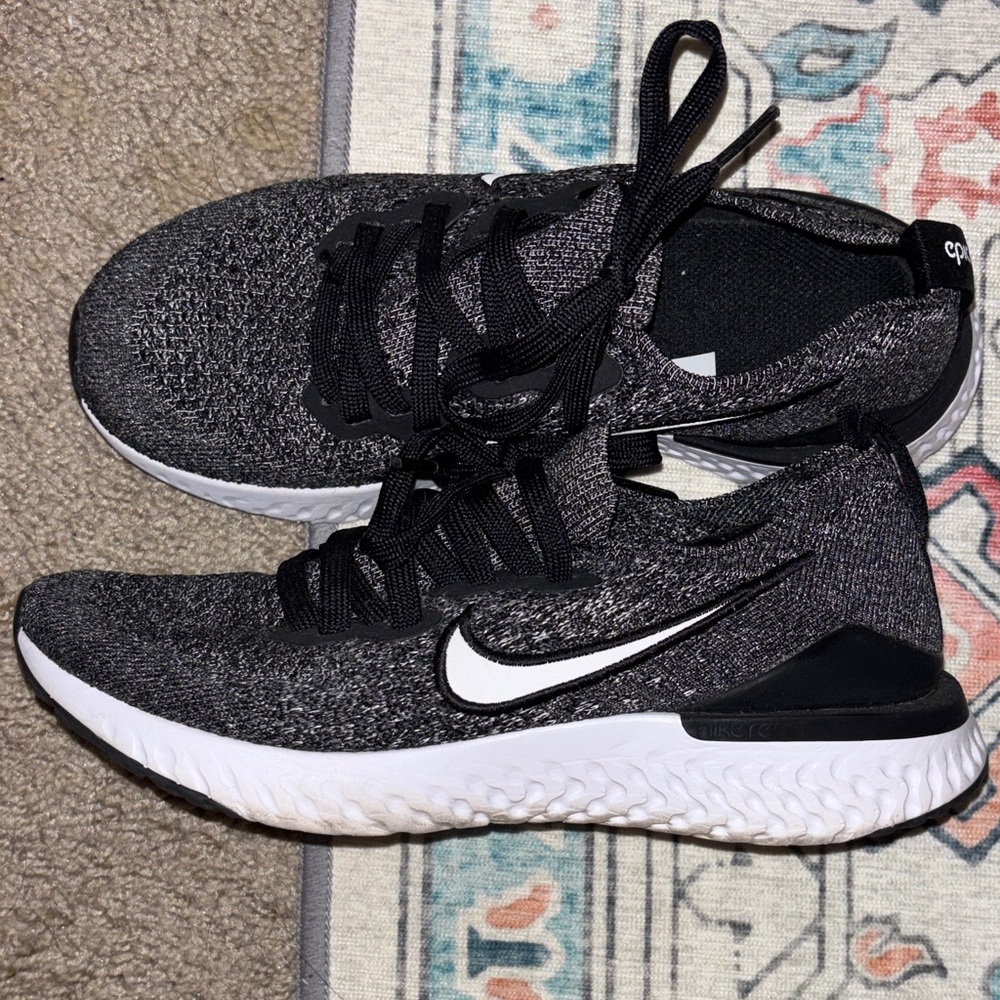 Nike Women's Black and White Knit Sneakers